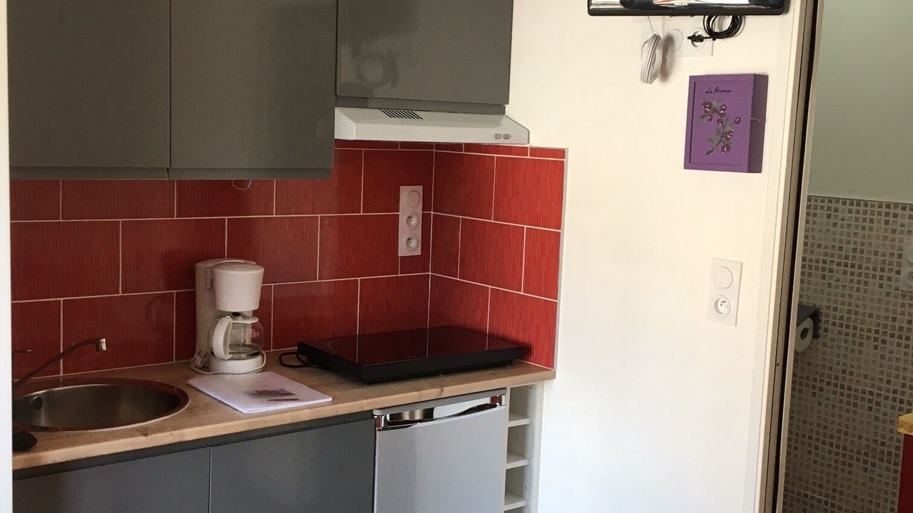 Photo of Kitchen in Montesquieu-des-Alberes