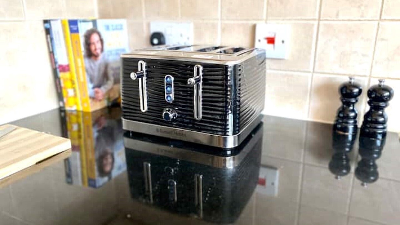 Photo of Kitchen in Caddington