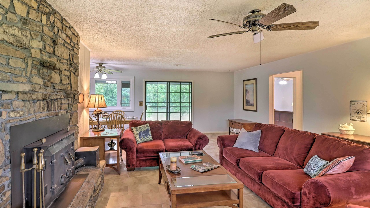 Photo of Livingroom in Lone Rock