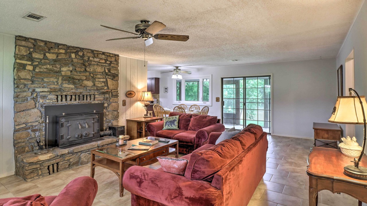 Photo of Livingroom in Lone Rock