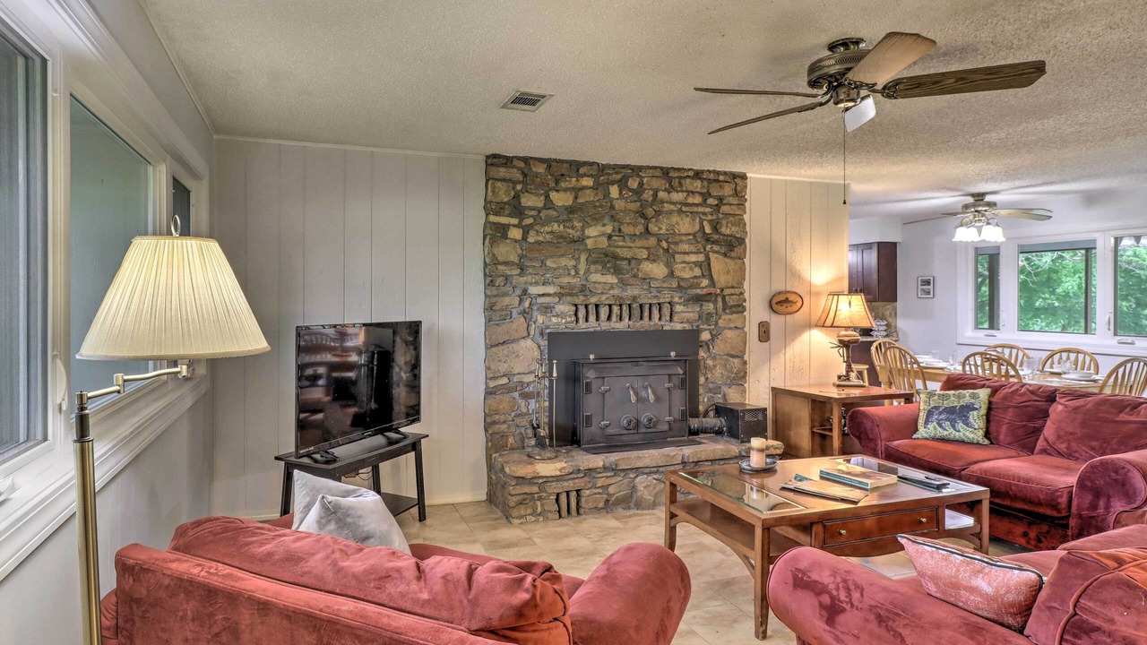 Photo of Livingroom in Lone Rock