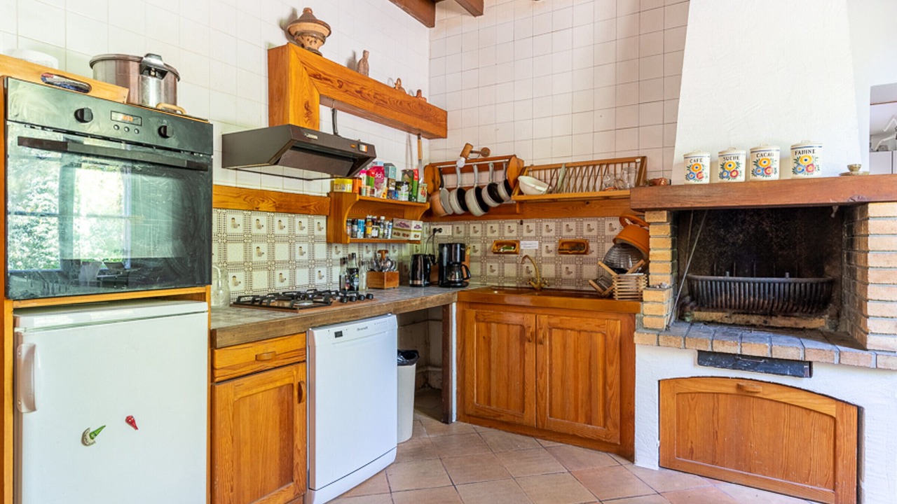 Photo of Kitchen in Parentis-en-Born
