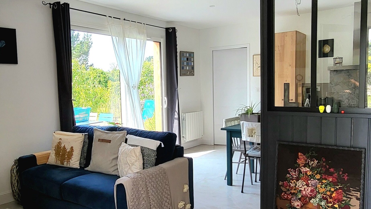 Photo of Livingroom in Tredrez-Locquemeau