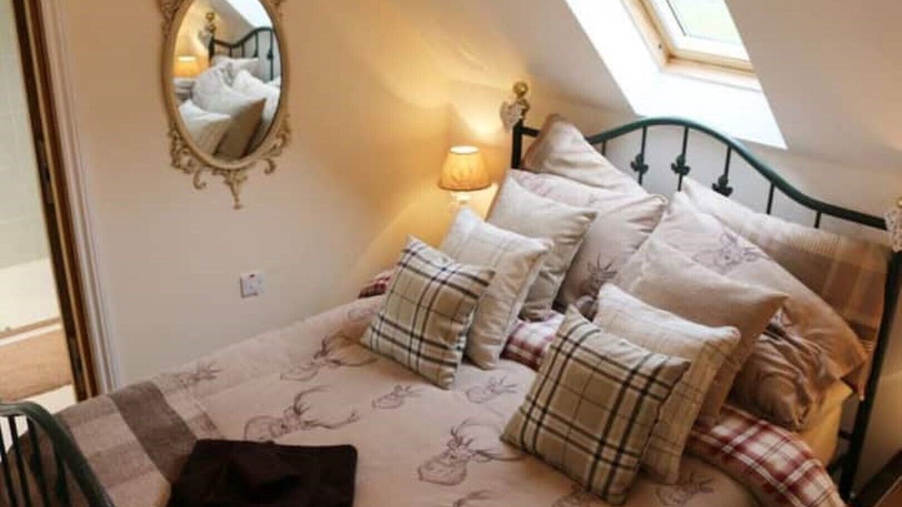 Photo of Bedroom in Hoptonheath