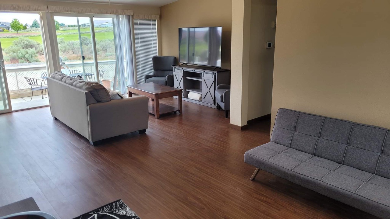 Photo of Livingroom in Desert Aire