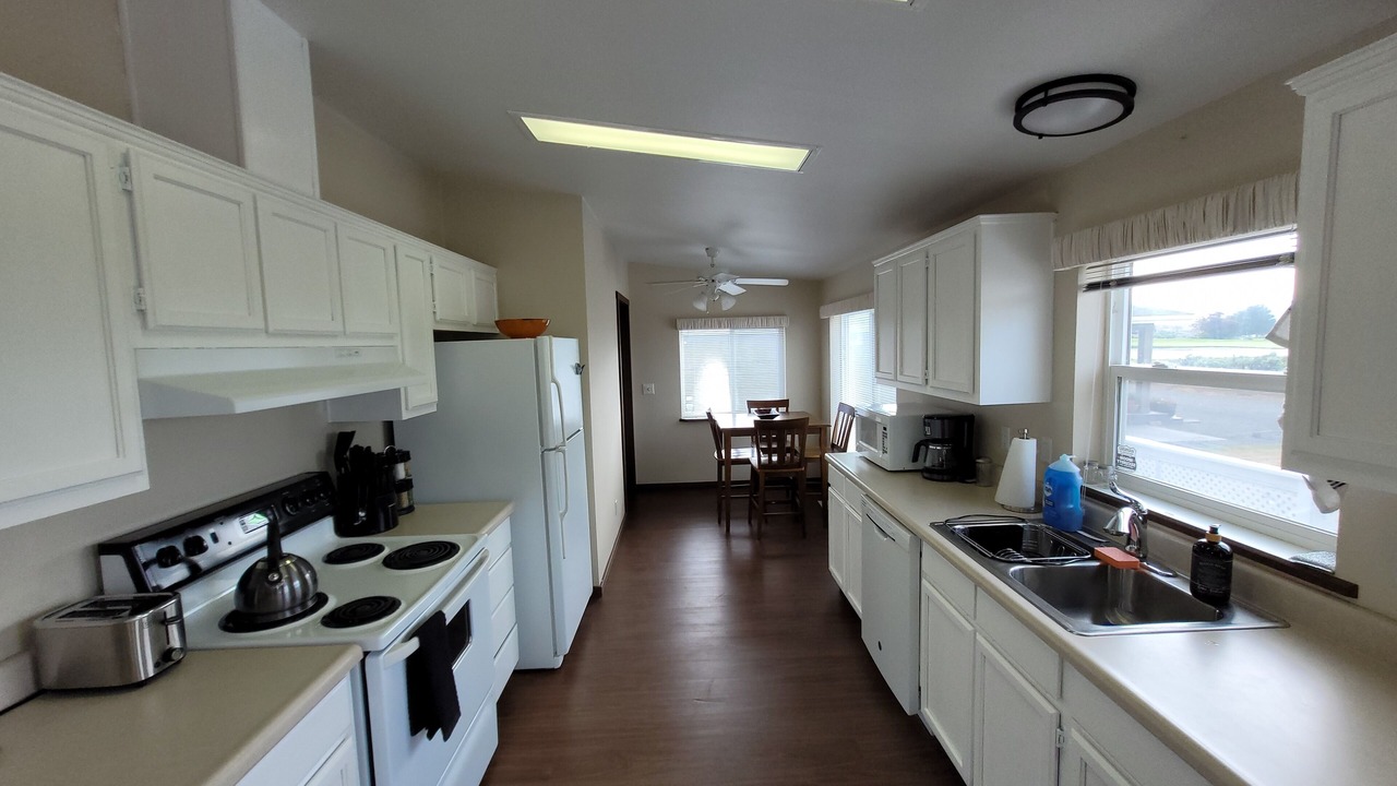 Photo of Kitchen in Desert Aire