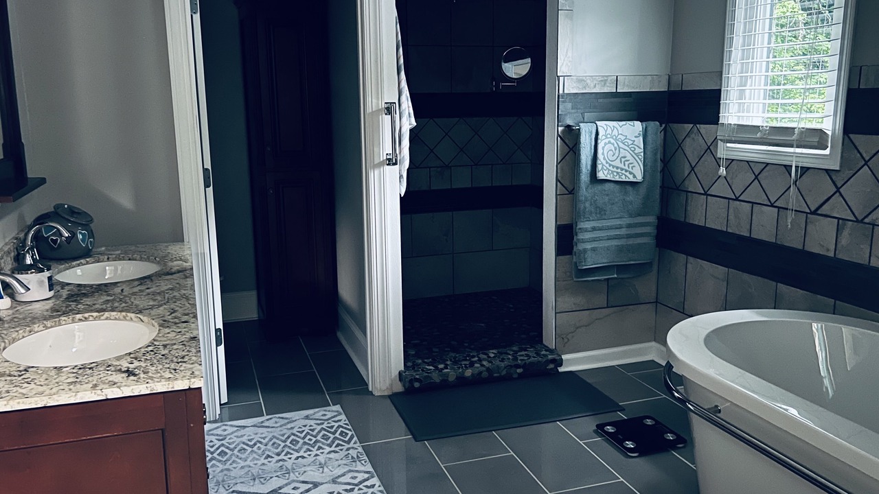 Photo of Bathroom in Scottown
