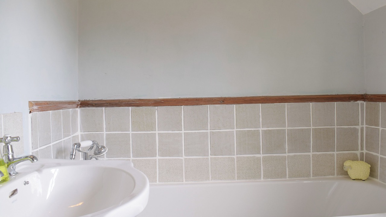 Photo of Bathroom in Tirabad