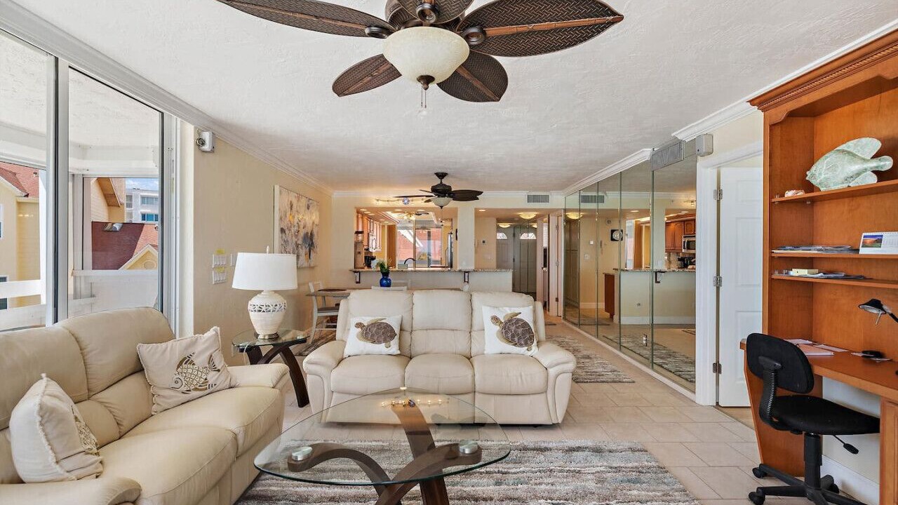 Photo of Livingroom in Redington Beach