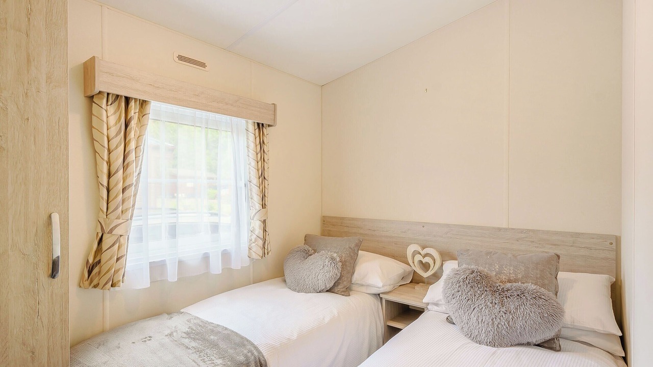 Photo of Others in Dollar