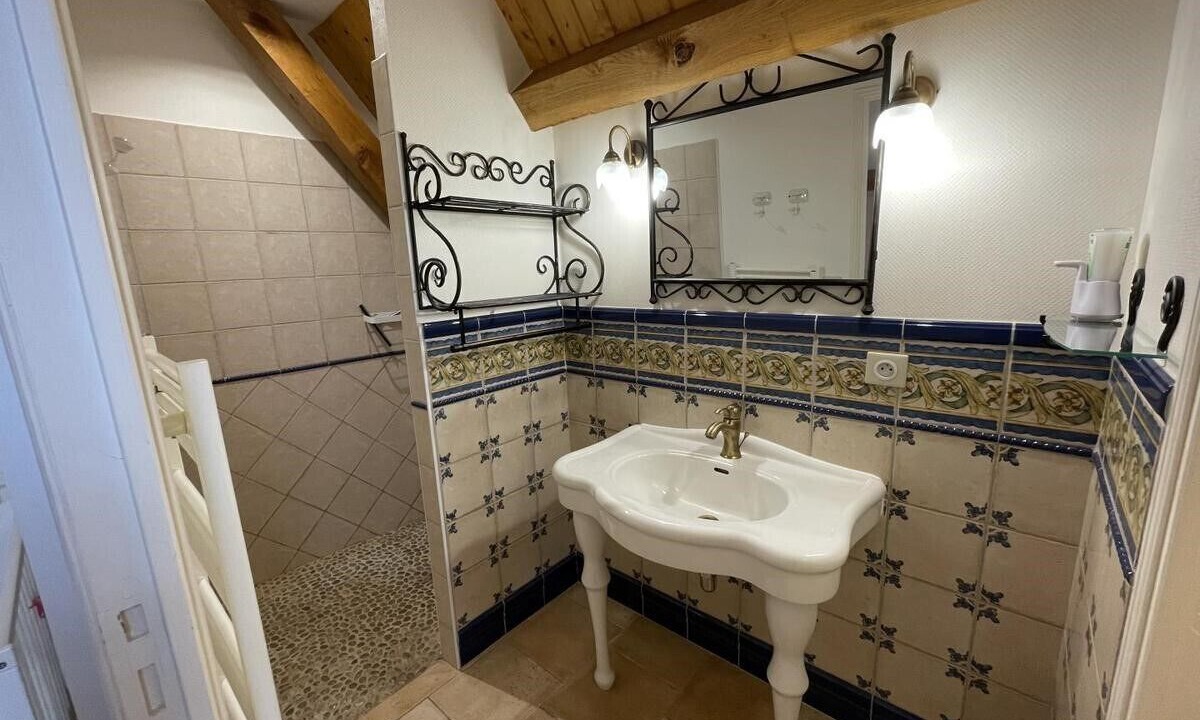 Photo of Bathroom in Chedigny