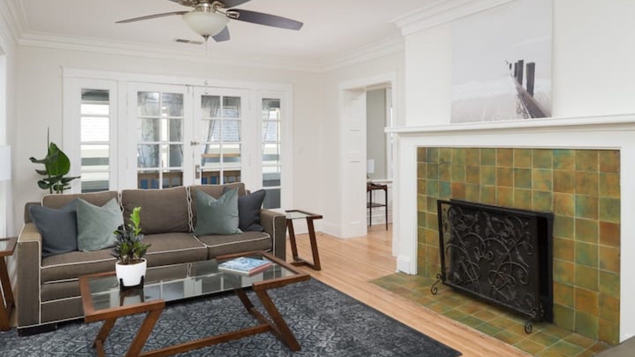 Photo of Livingroom in Hanover Place