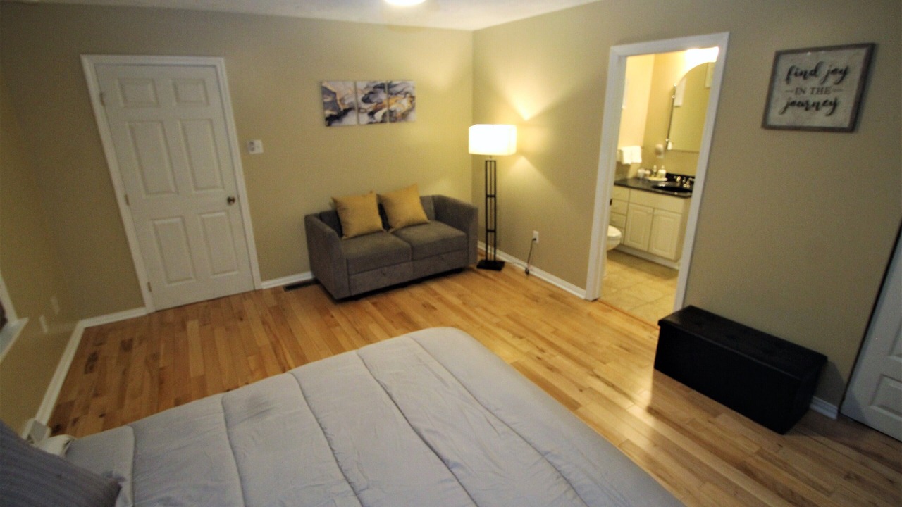 Photo of Bedroom in Squirrel Hill South