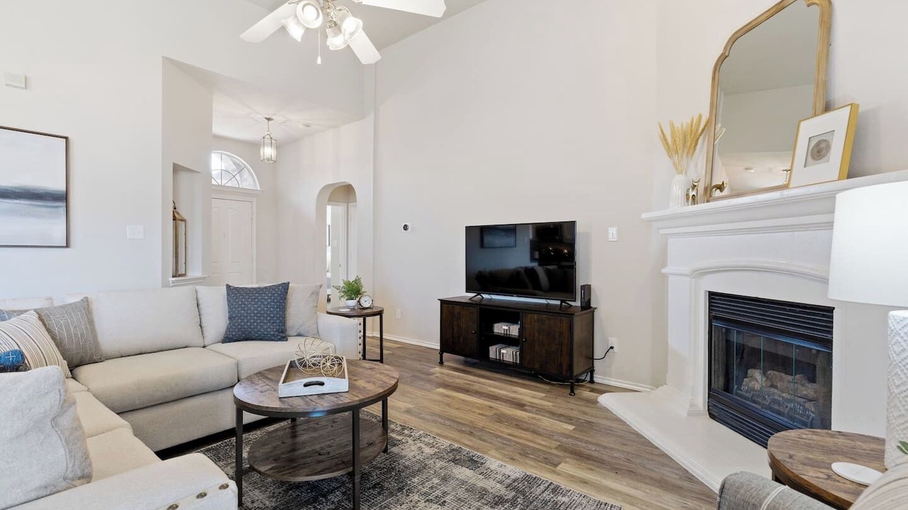 Photo of Livingroom in Keller