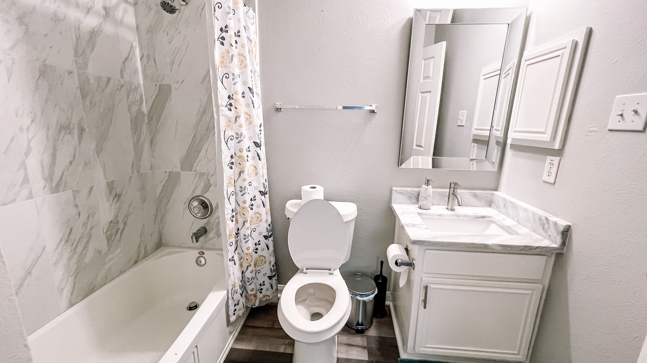Photo of Bathroom in Clodine