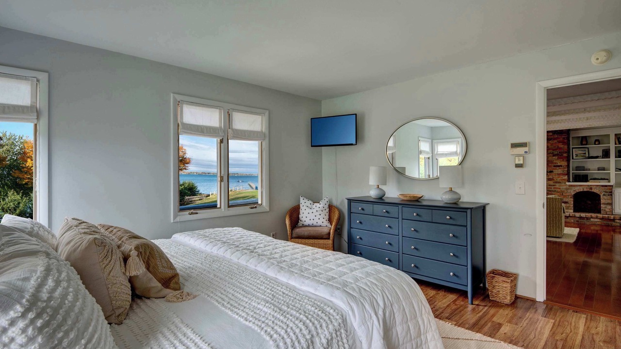 Photo of Bedroom in Town of Owasco