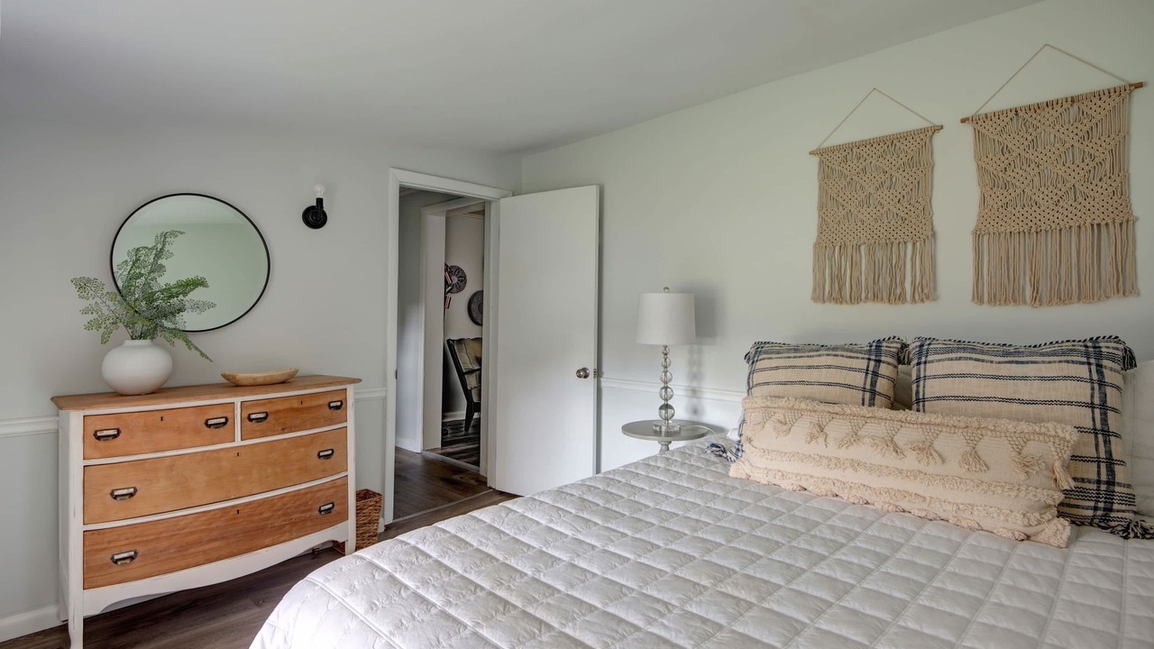 Photo of Bedroom in Town of Owasco