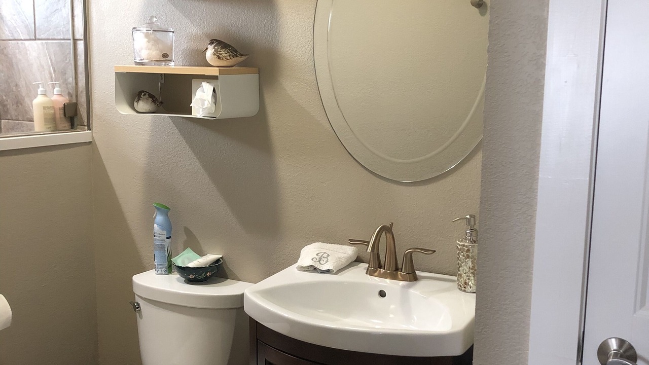 Photo of Bathroom in Tool