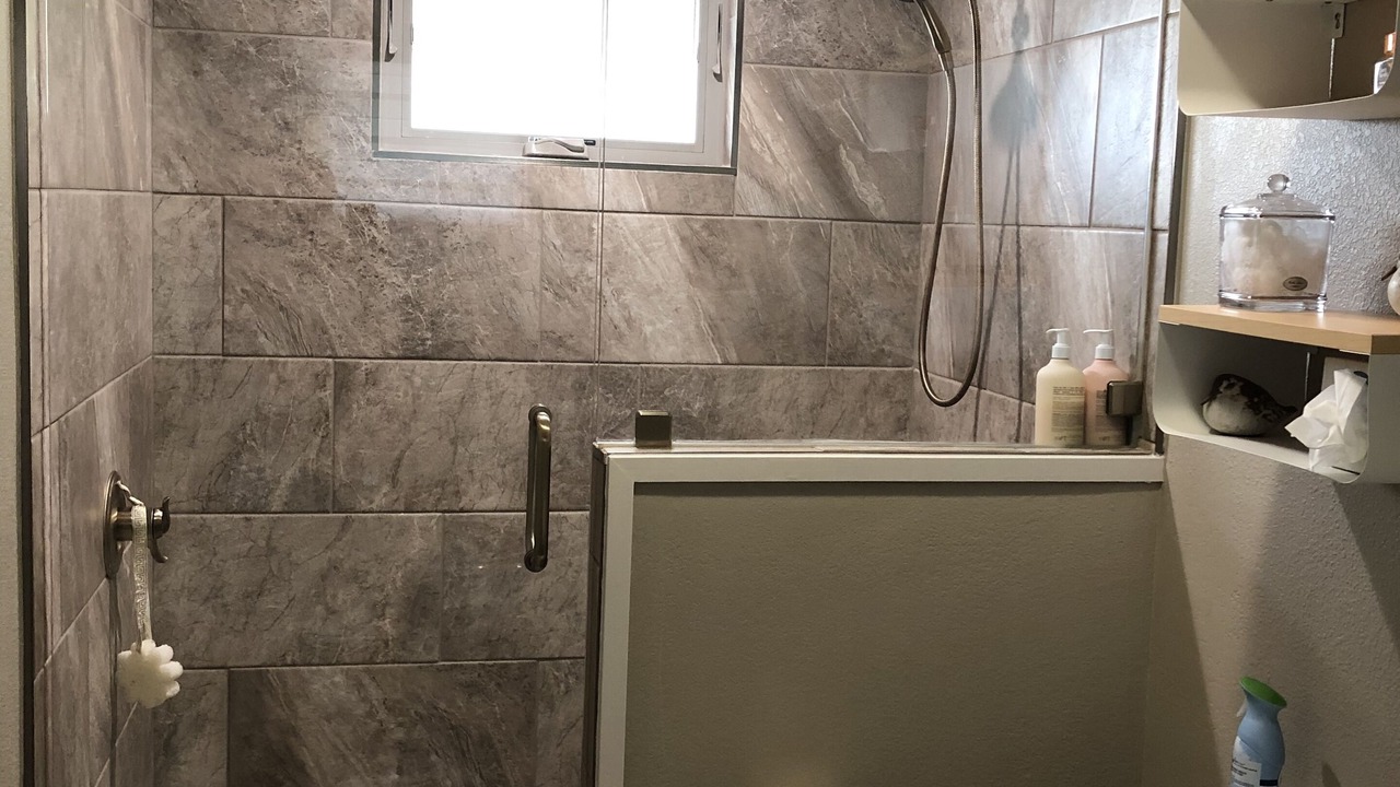Photo of Bathroom in Tool