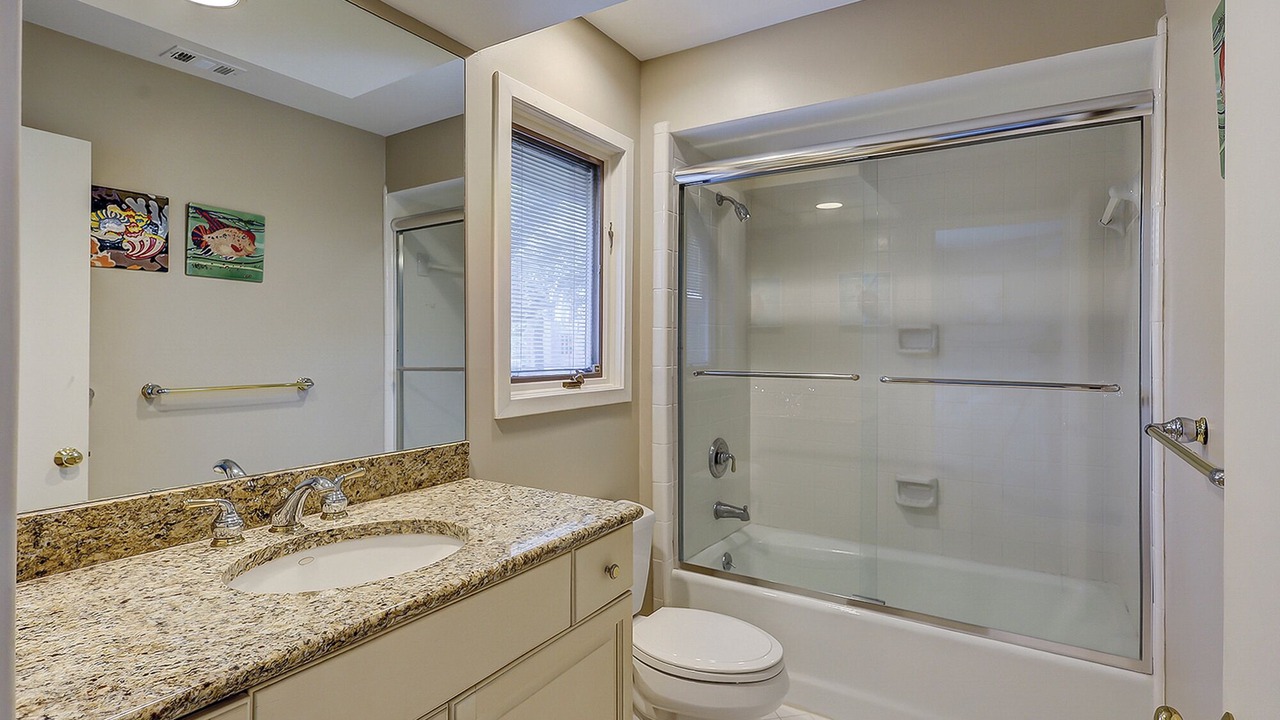 Photo of Bathroom in Beach Lagoon