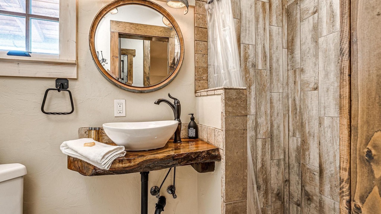 Photo of Bathroom in Eufaula
