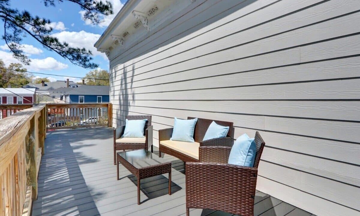 Photo of Patio Balcony in Thomas Square