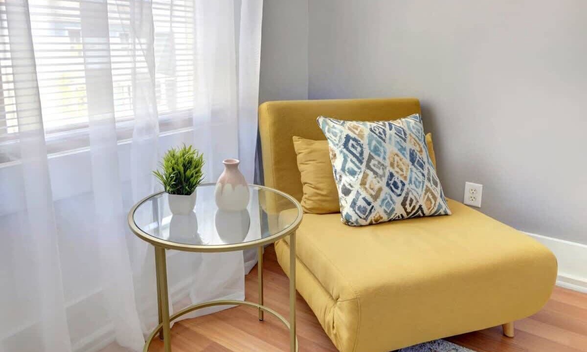 Photo of Livingroom in Thomas Square