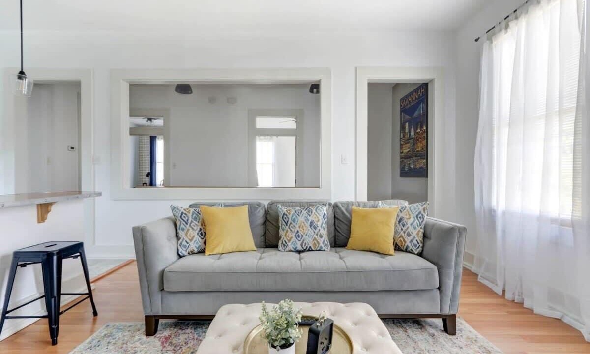 Photo of Livingroom in Thomas Square