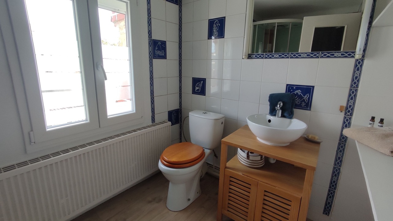 Photo of Bathroom in Bernieres-sur-Mer