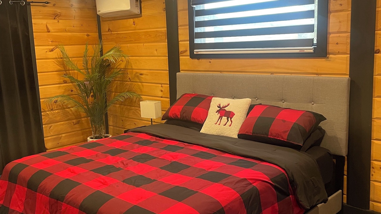 Photo of Bedroom in Val-des-Monts