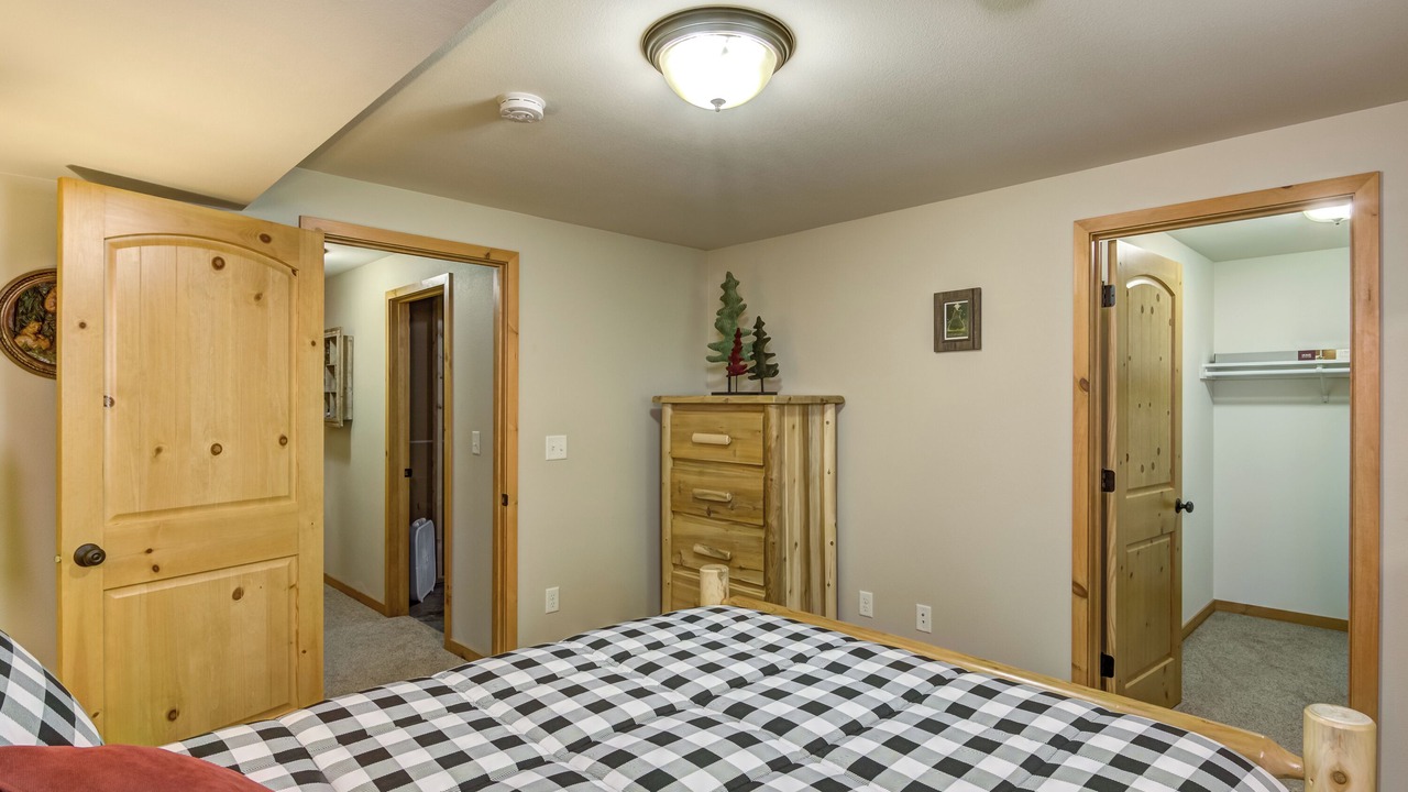 Photo of Bedroom in Holcombe