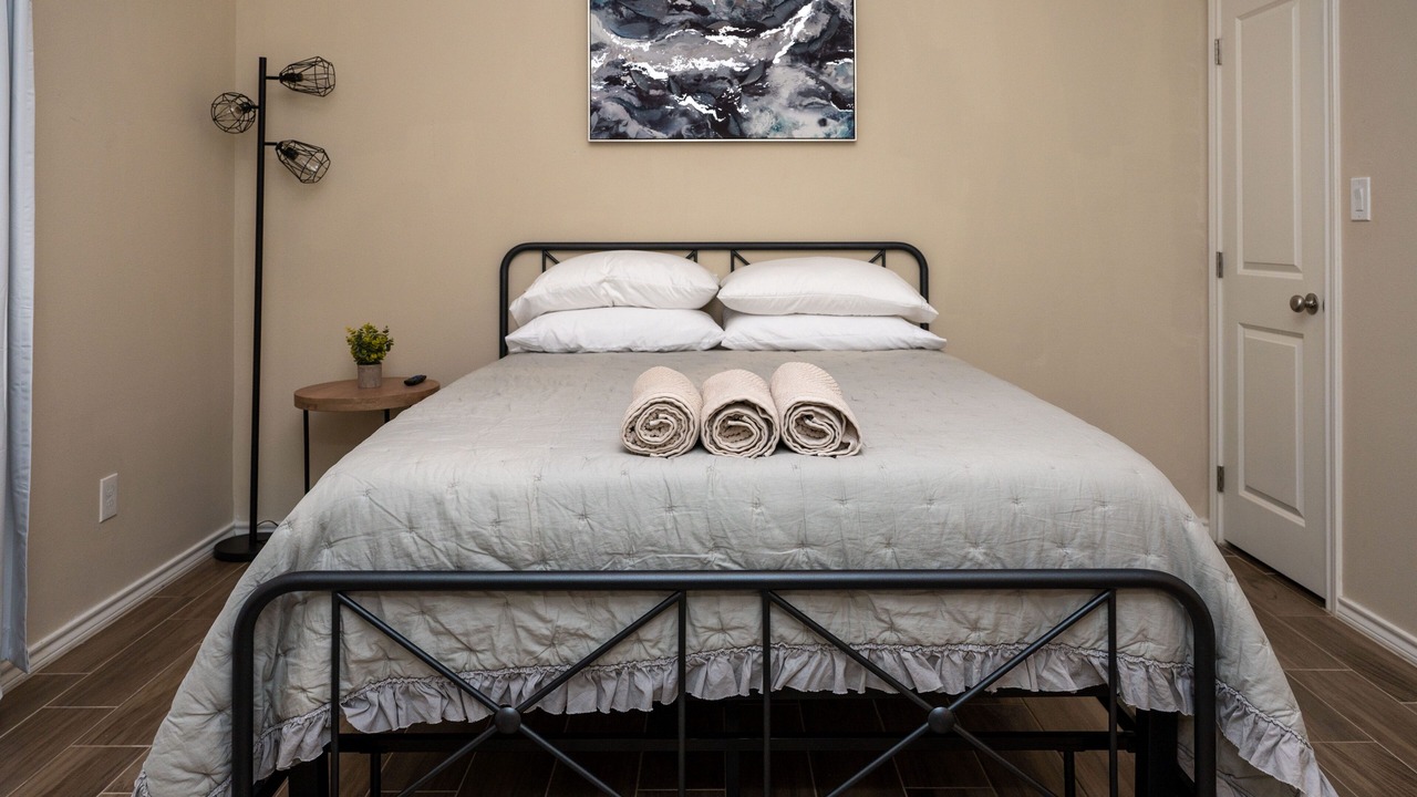 Photo of Bedroom in Edinburg