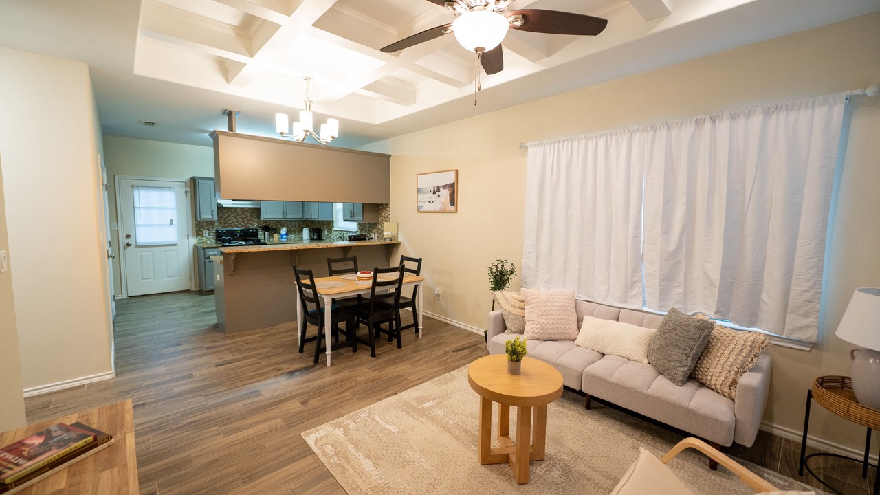 Photo of Livingroom in Edinburg