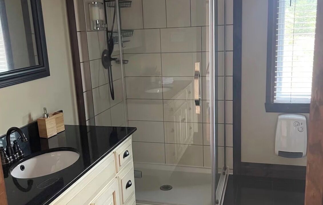 Photo of Bathroom in Saint Come