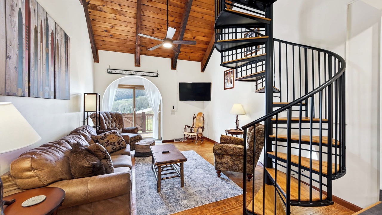 Photo of Livingroom in Ellicottville
