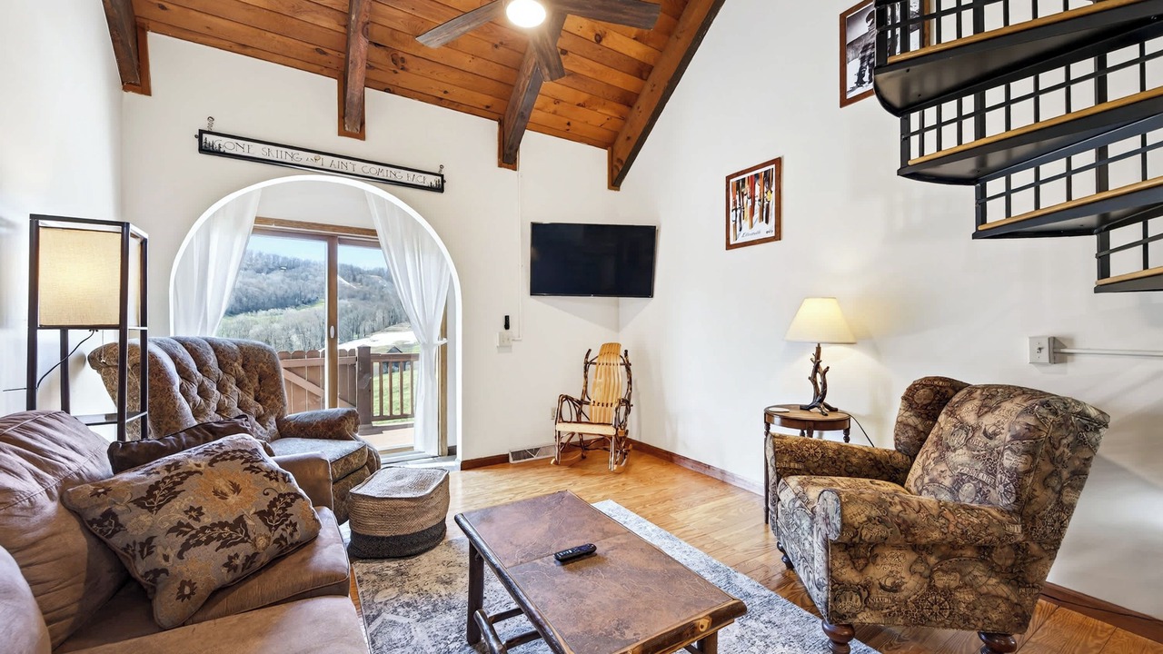 Photo of Livingroom in Ellicottville
