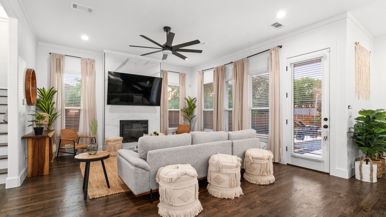 Photo of Livingroom in Cedar Crest