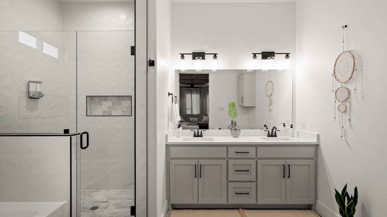 Photo of Bathroom in Cedar Crest