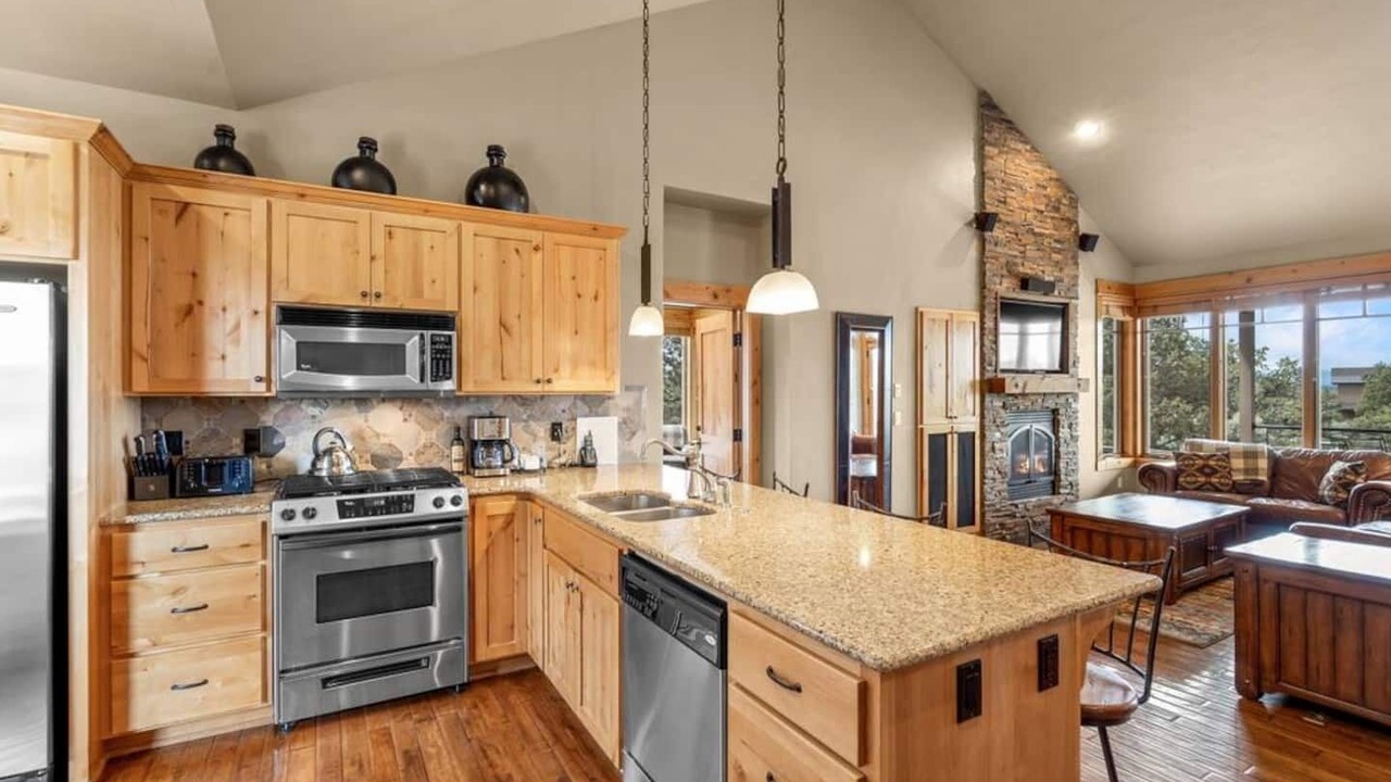 Photo of Bedroom in Powell Butte