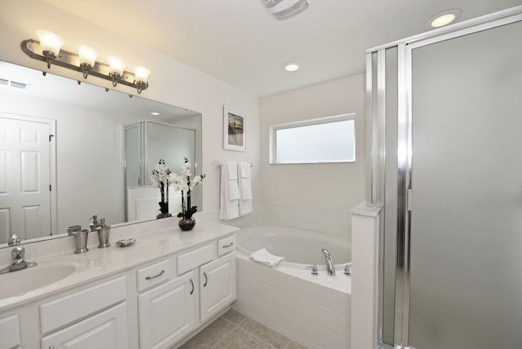 Photo of Bathroom in Watersong