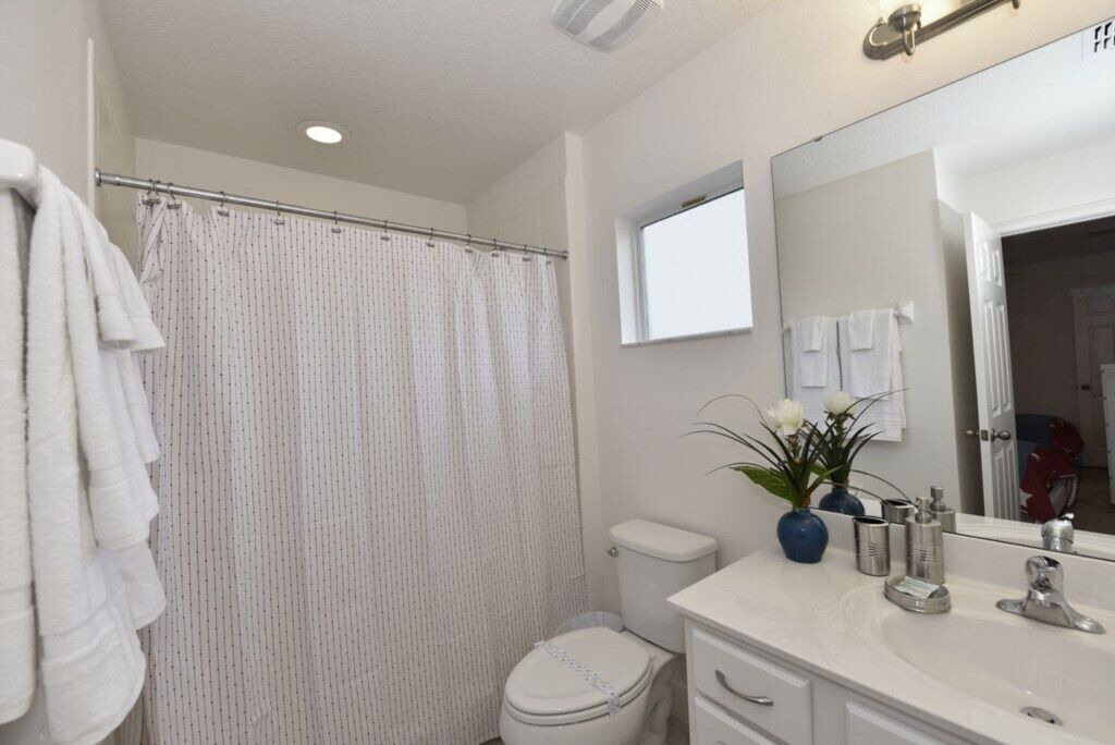 Photo of Bathroom in Watersong