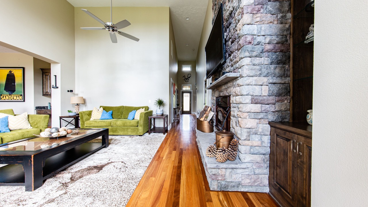 Photo of Livingroom in Ladd Hill