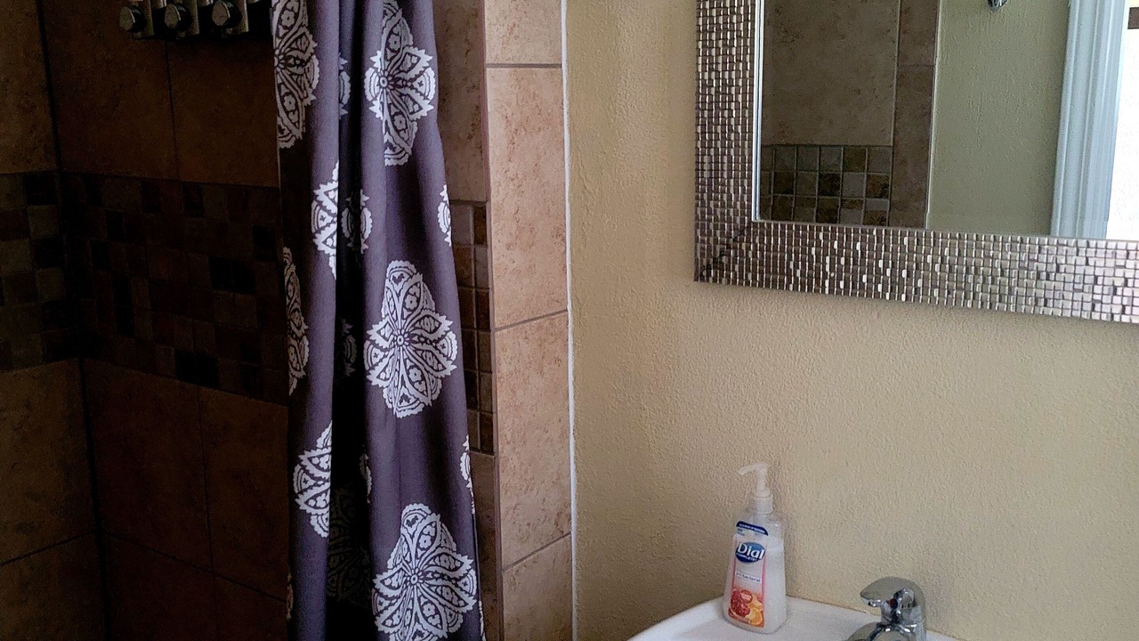 Photo of Bathroom in Holliday