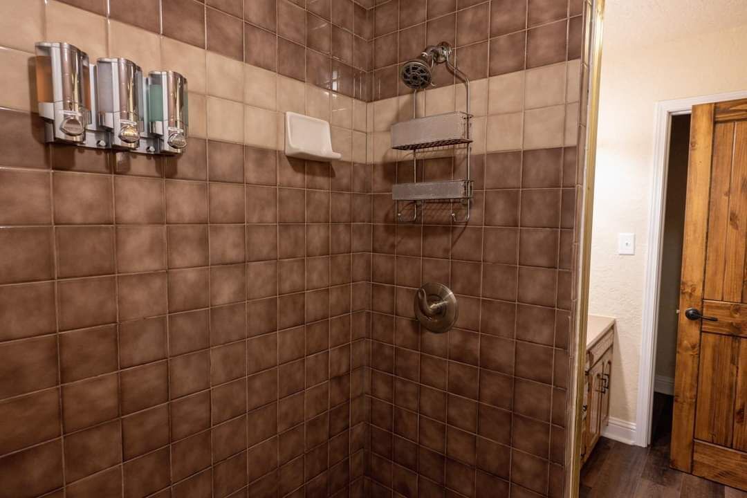 Photo of Bathroom in Holliday