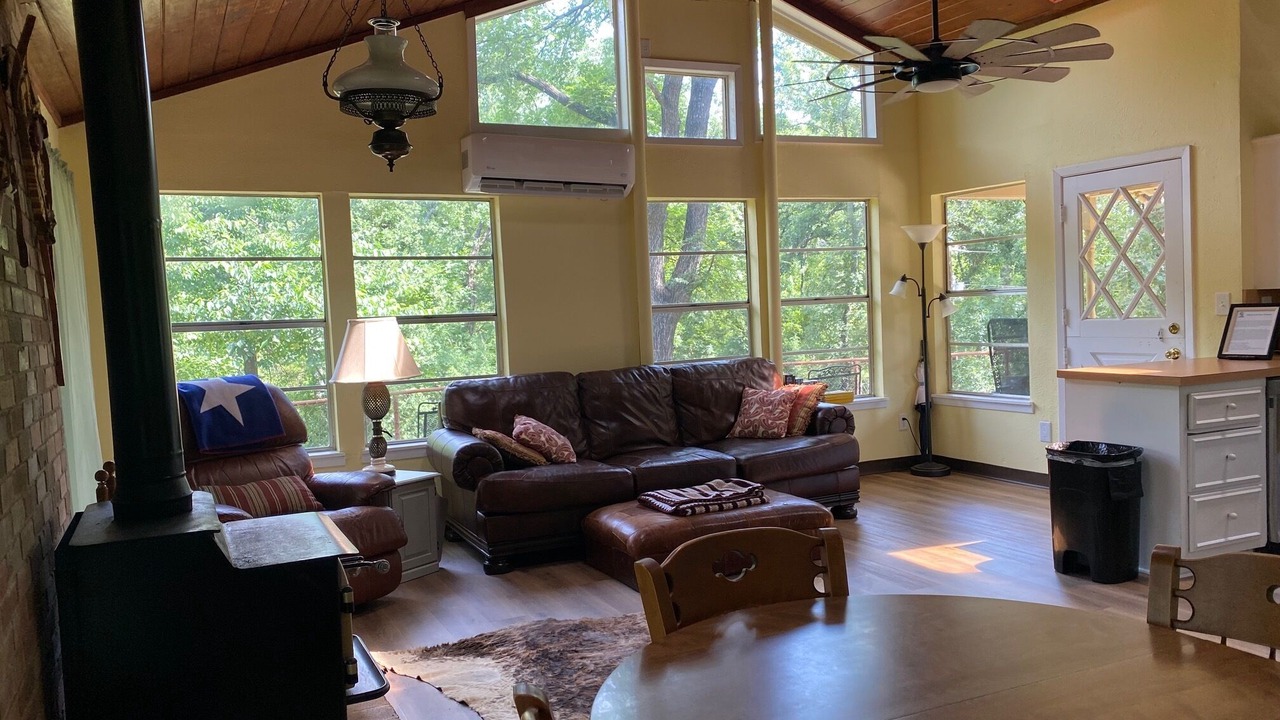 Photo of Livingroom in Canton