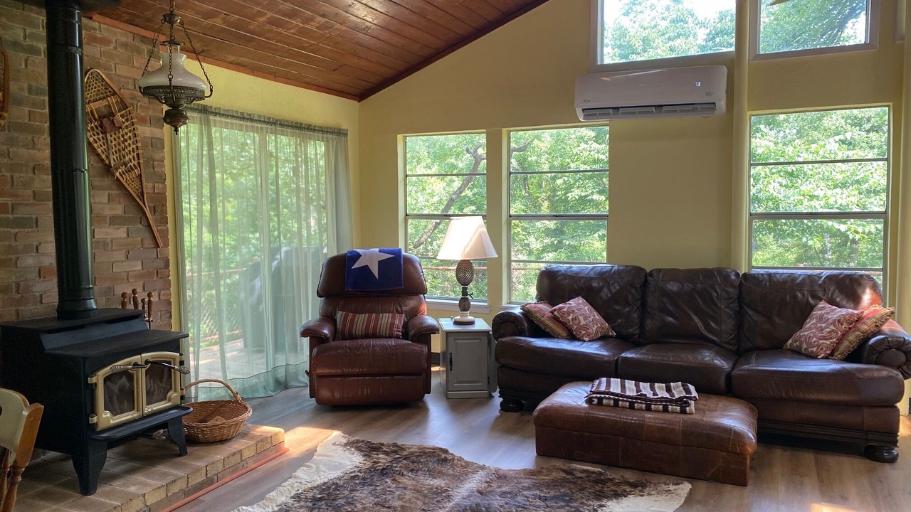 Photo of Livingroom in Canton