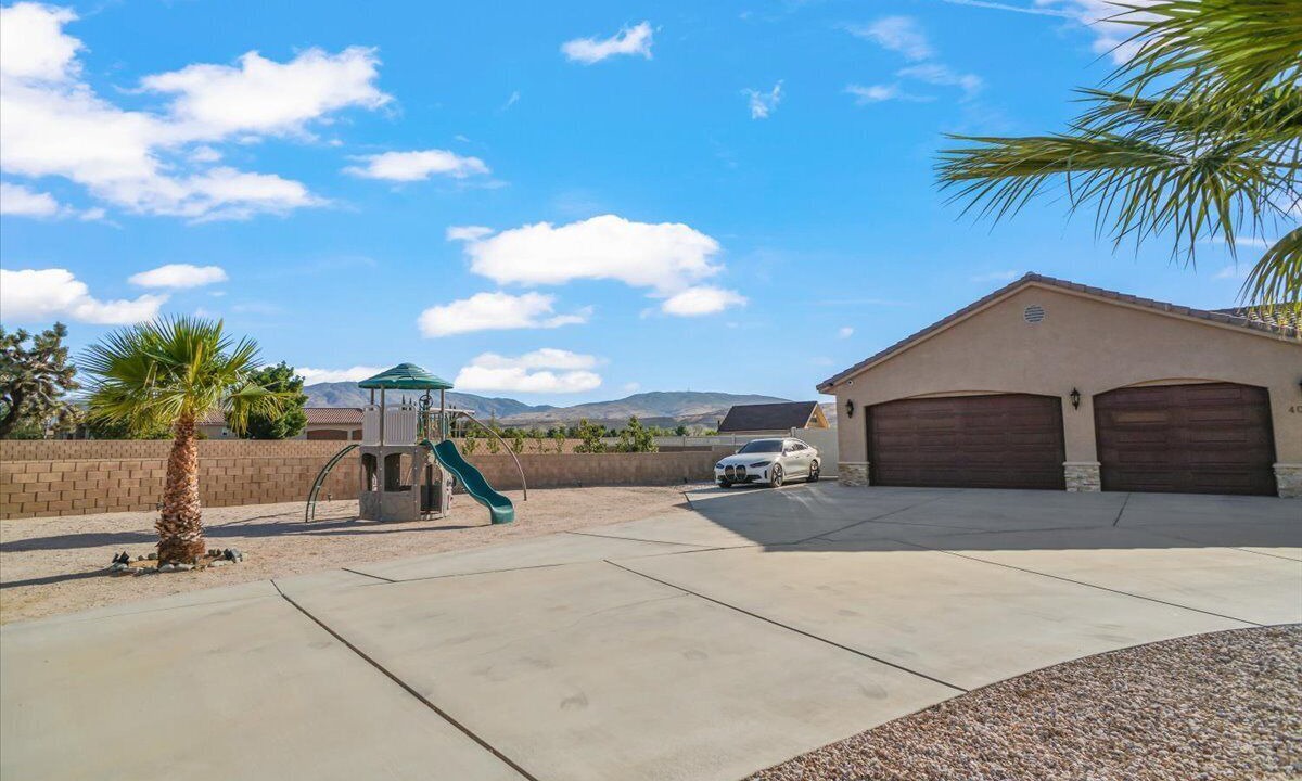 Photo of Patio Balcony in Palmdale