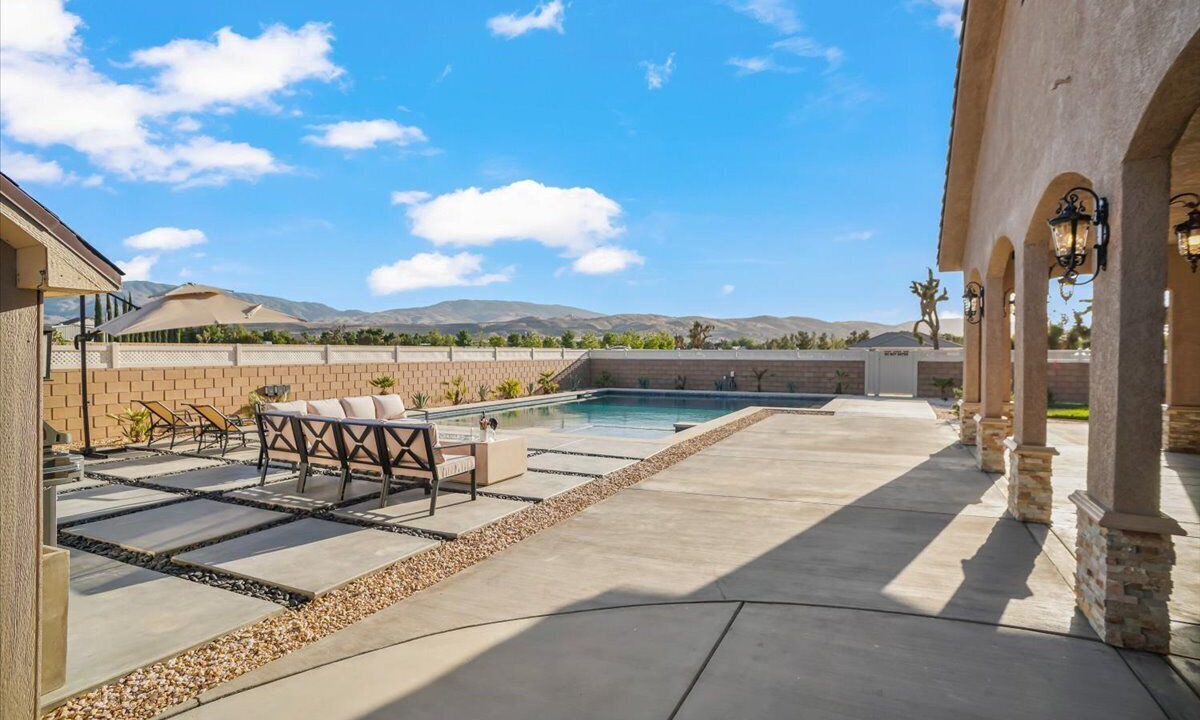 Photo of Patio Balcony in Palmdale