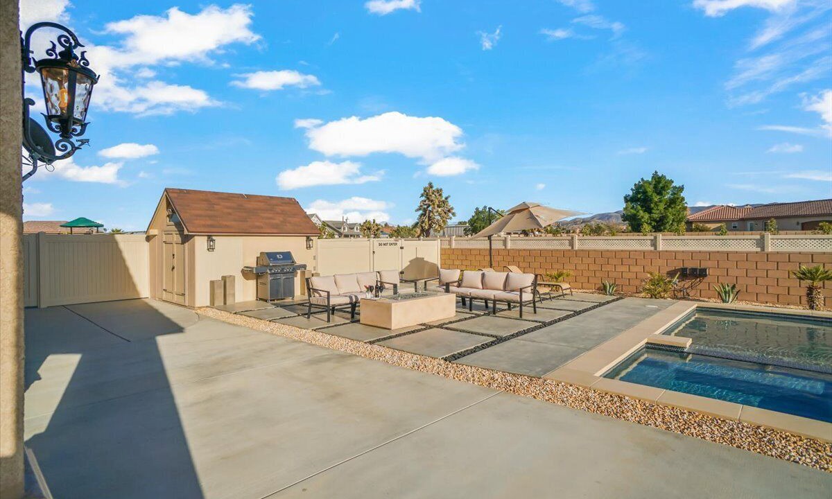 Photo of Patio Balcony in Palmdale