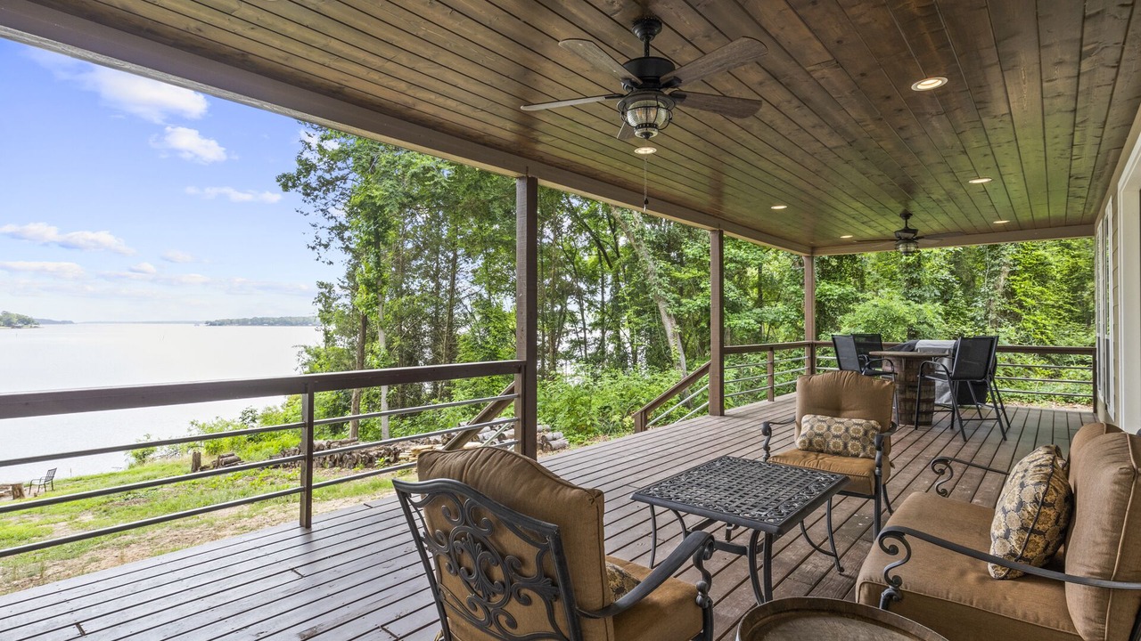Photo of Outdoor in Dogwood